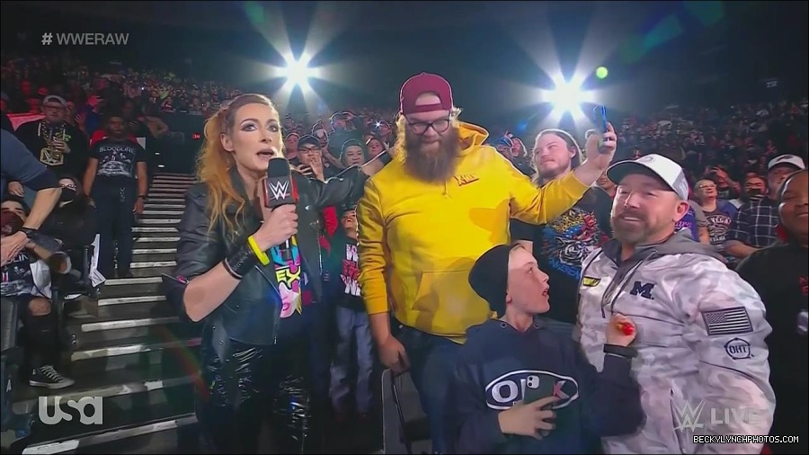 WWE_Monday_Night_Raw_2022_11_28_720p_HDTV_x264-NWCHD_mp4_000354087.jpg