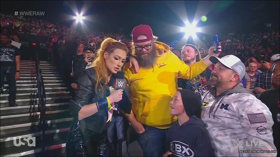 WWE_Monday_Night_Raw_2022_11_28_720p_HDTV_x264-NWCHD_mp4_000356089.jpg