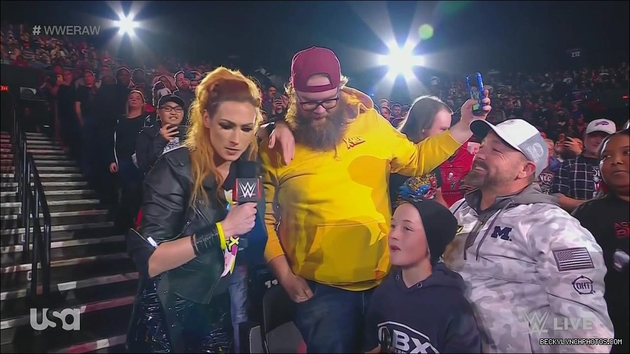 WWE_Monday_Night_Raw_2022_11_28_720p_HDTV_x264-NWCHD_mp4_000357290.jpg