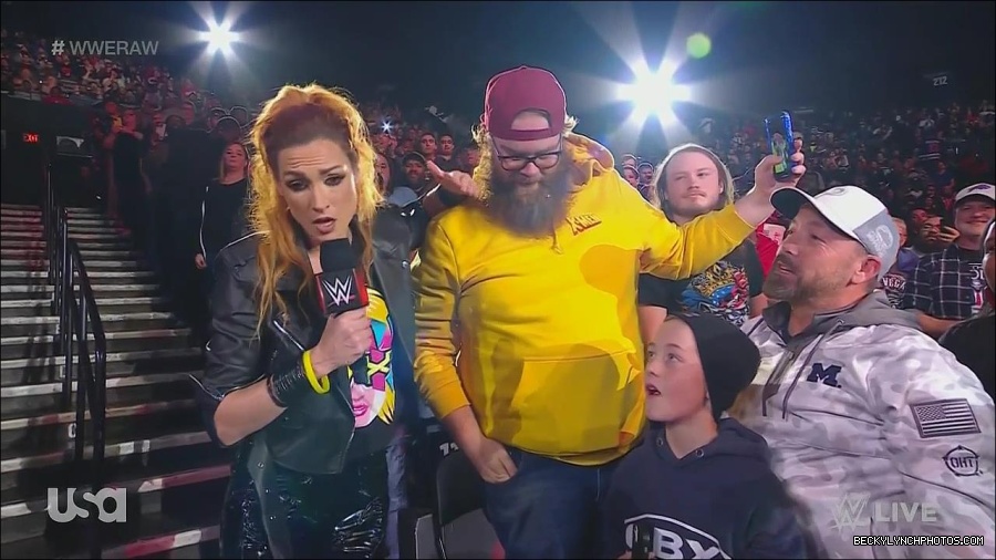 WWE_Monday_Night_Raw_2022_11_28_720p_HDTV_x264-NWCHD_mp4_000358091.jpg