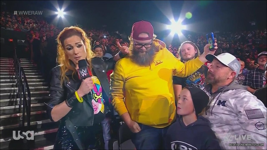 WWE_Monday_Night_Raw_2022_11_28_720p_HDTV_x264-NWCHD_mp4_000358491.jpg