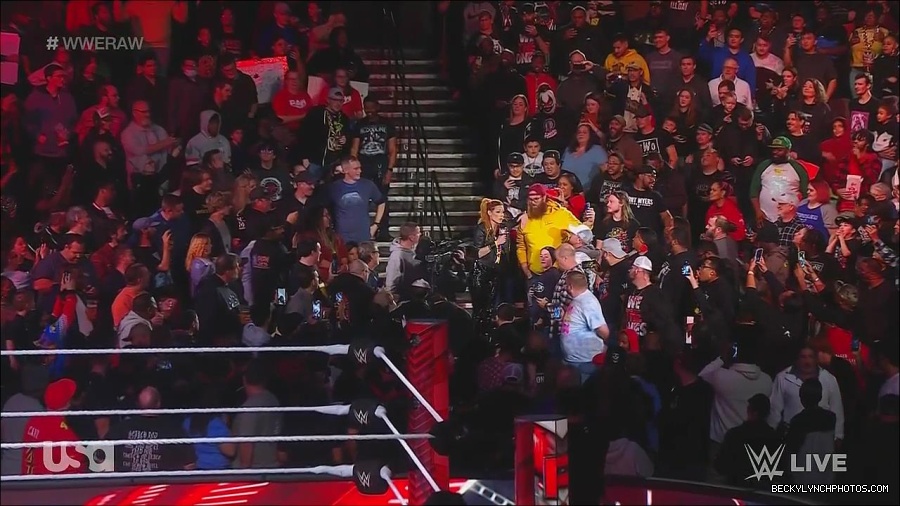 WWE_Monday_Night_Raw_2022_11_28_720p_HDTV_x264-NWCHD_mp4_000360093.jpg