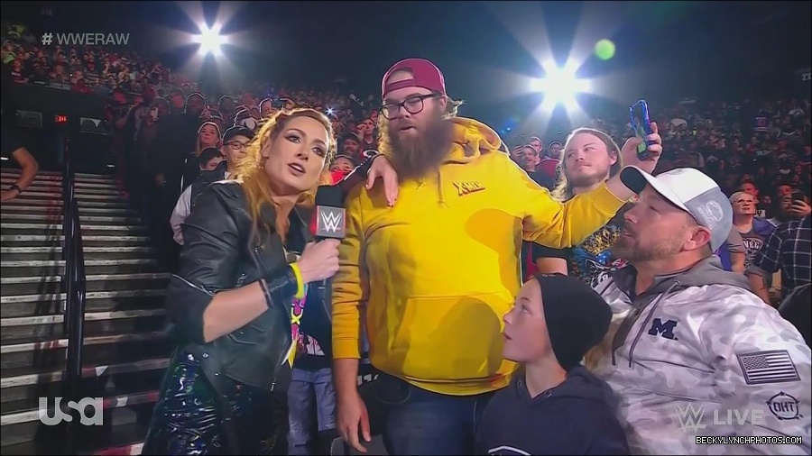 WWE_Monday_Night_Raw_2022_11_28_720p_HDTV_x264-NWCHD_mp4_000363296.jpg