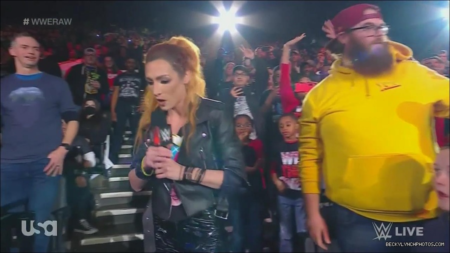WWE_Monday_Night_Raw_2022_11_28_720p_HDTV_x264-NWCHD_mp4_000364897.jpg