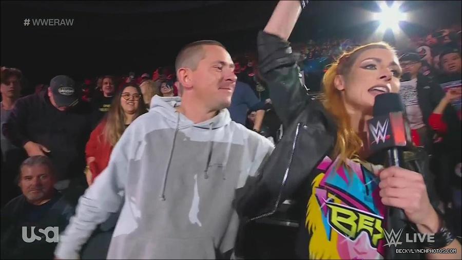 WWE_Monday_Night_Raw_2022_11_28_720p_HDTV_x264-NWCHD_mp4_000368501.jpg