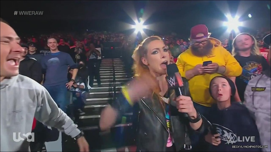WWE_Monday_Night_Raw_2022_11_28_720p_HDTV_x264-NWCHD_mp4_000369702.jpg