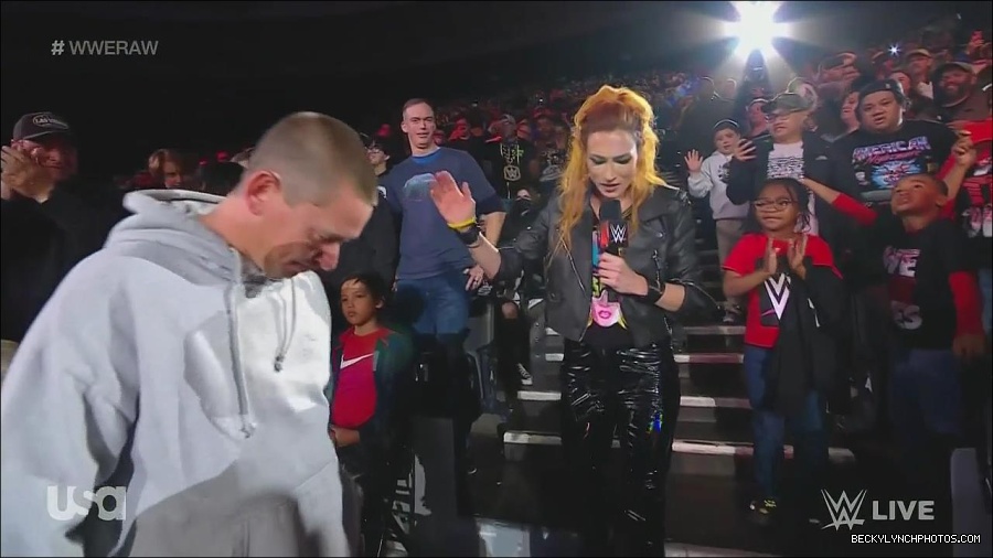 WWE_Monday_Night_Raw_2022_11_28_720p_HDTV_x264-NWCHD_mp4_000373306.jpg