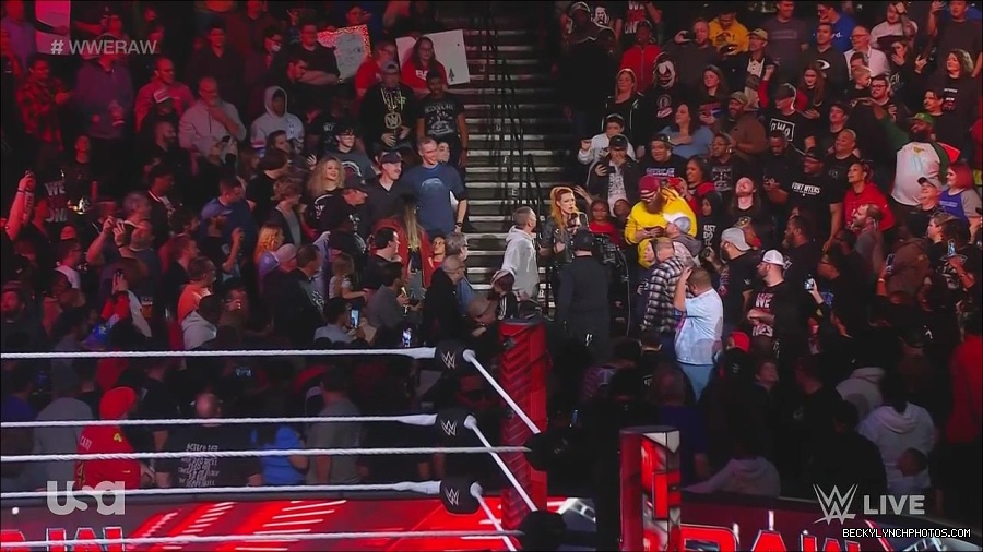 WWE_Monday_Night_Raw_2022_11_28_720p_HDTV_x264-NWCHD_mp4_000376509.jpg
