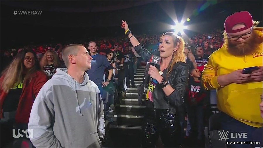 WWE_Monday_Night_Raw_2022_11_28_720p_HDTV_x264-NWCHD_mp4_000382915.jpg
