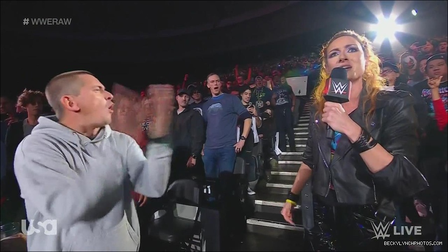 WWE_Monday_Night_Raw_2022_11_28_720p_HDTV_x264-NWCHD_mp4_000385718.jpg