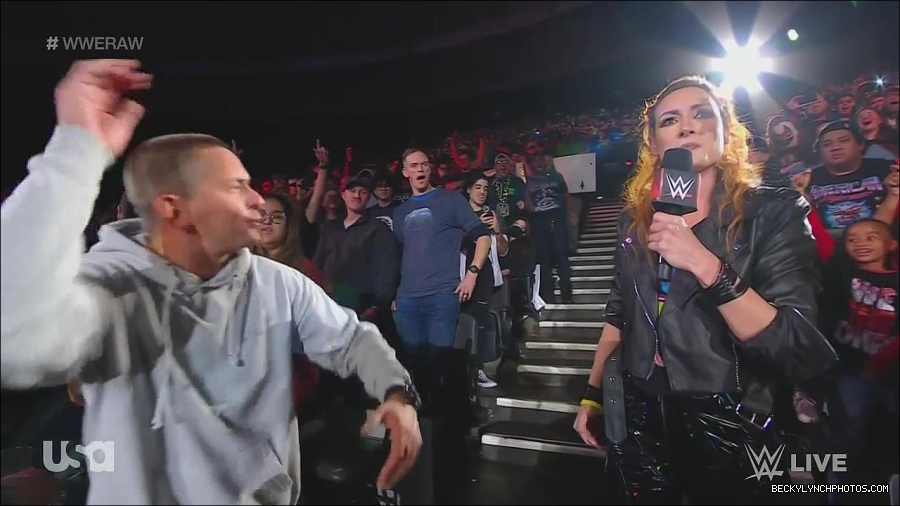 WWE_Monday_Night_Raw_2022_11_28_720p_HDTV_x264-NWCHD_mp4_000386119.jpg