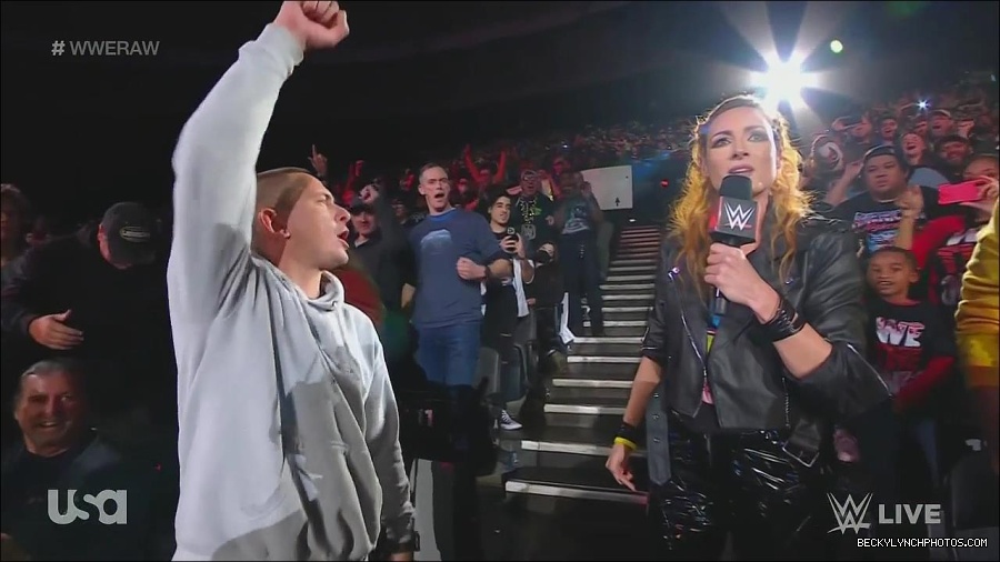 WWE_Monday_Night_Raw_2022_11_28_720p_HDTV_x264-NWCHD_mp4_000386519.jpg