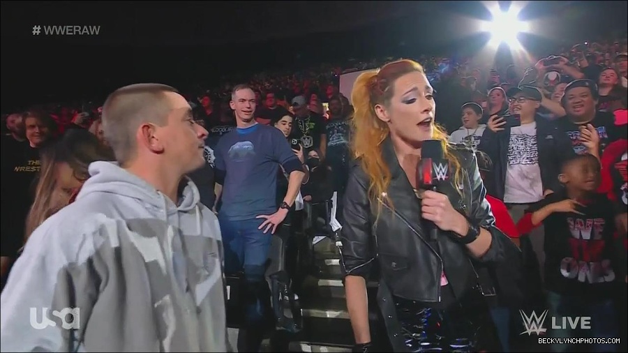 WWE_Monday_Night_Raw_2022_11_28_720p_HDTV_x264-NWCHD_mp4_000393726.jpg