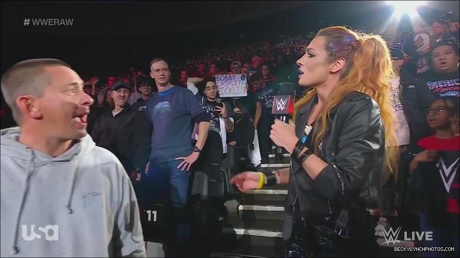 WWE_Monday_Night_Raw_2022_11_28_720p_HDTV_x264-NWCHD_mp4_000402135.jpg