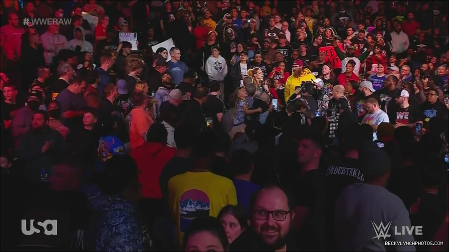 WWE_Monday_Night_Raw_2022_11_28_720p_HDTV_x264-NWCHD_mp4_000404937.jpg