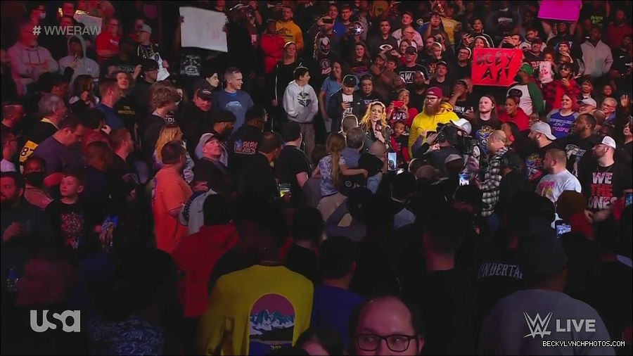 WWE_Monday_Night_Raw_2022_11_28_720p_HDTV_x264-NWCHD_mp4_000406939.jpg