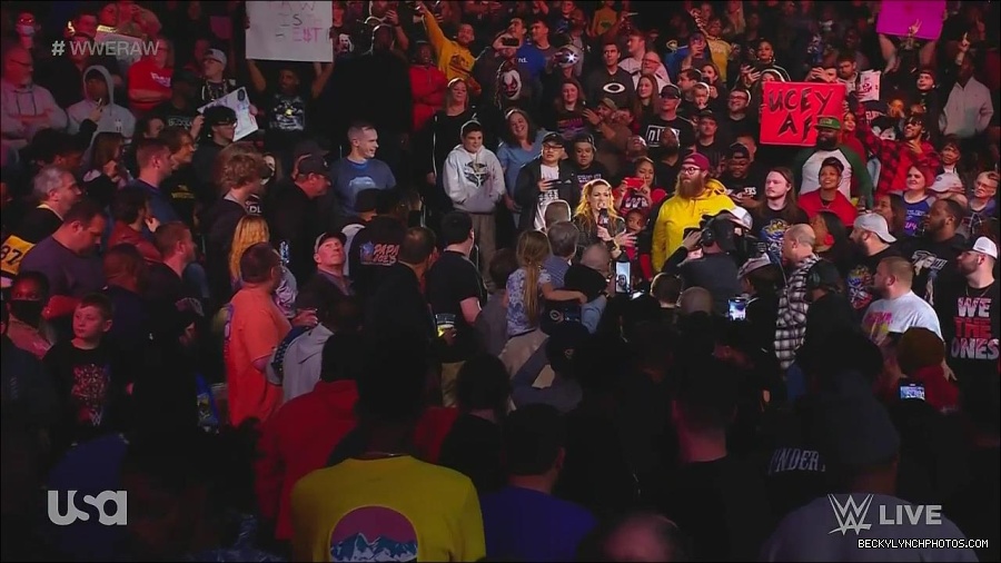 WWE_Monday_Night_Raw_2022_11_28_720p_HDTV_x264-NWCHD_mp4_000408141.jpg