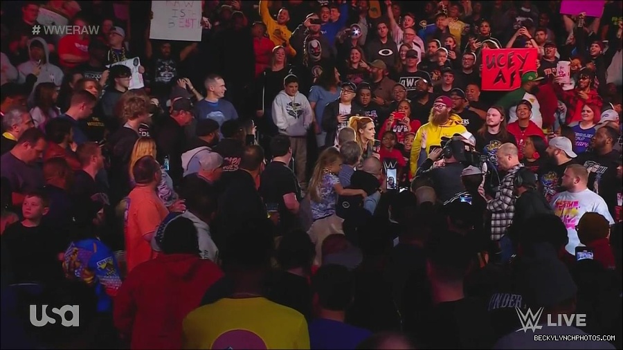 WWE_Monday_Night_Raw_2022_11_28_720p_HDTV_x264-NWCHD_mp4_000409742.jpg