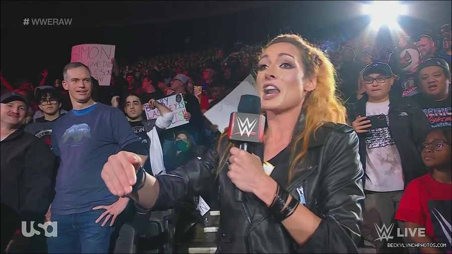WWE_Monday_Night_Raw_2022_11_28_720p_HDTV_x264-NWCHD_mp4_000415348.jpg