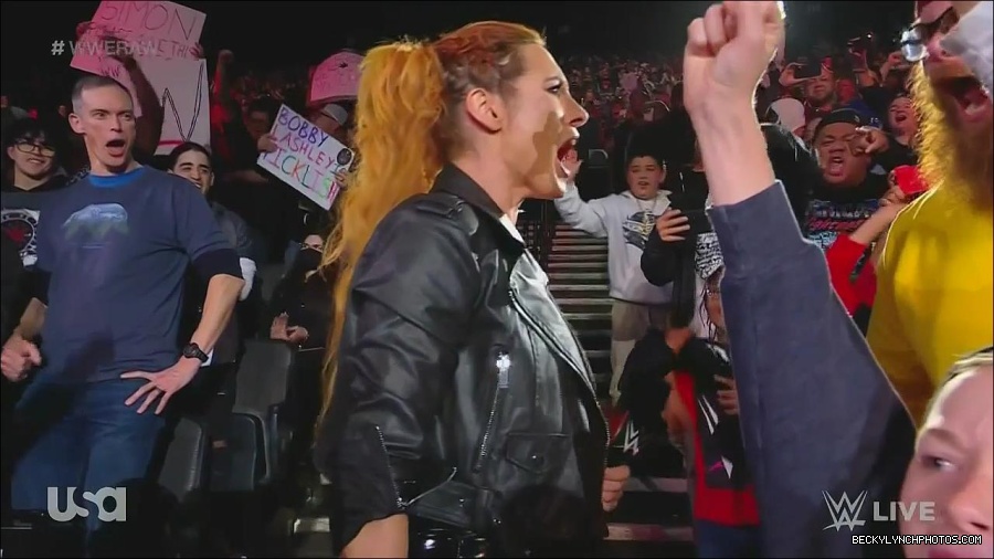 WWE_Monday_Night_Raw_2022_11_28_720p_HDTV_x264-NWCHD_mp4_000420153.jpg