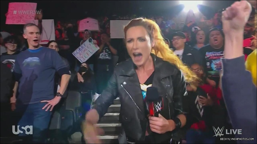 WWE_Monday_Night_Raw_2022_11_28_720p_HDTV_x264-NWCHD_mp4_000421354.jpg