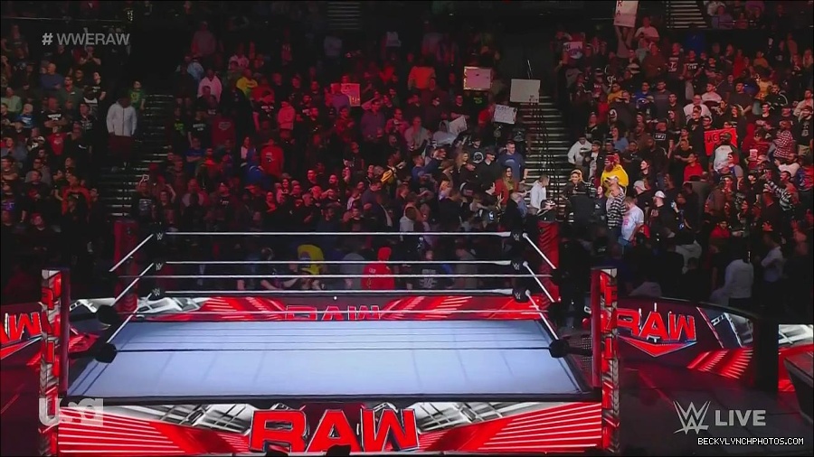 WWE_Monday_Night_Raw_2022_11_28_720p_HDTV_x264-NWCHD_mp4_000425758.jpg