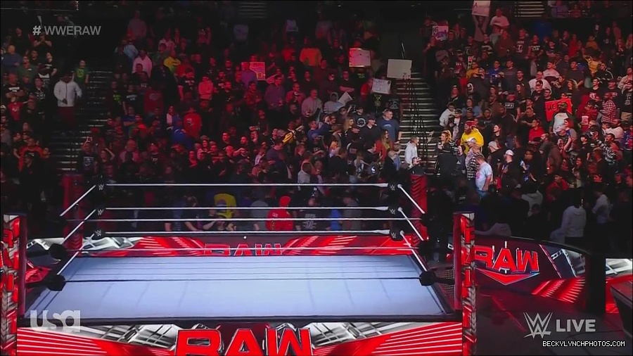 WWE_Monday_Night_Raw_2022_11_28_720p_HDTV_x264-NWCHD_mp4_000426559.jpg