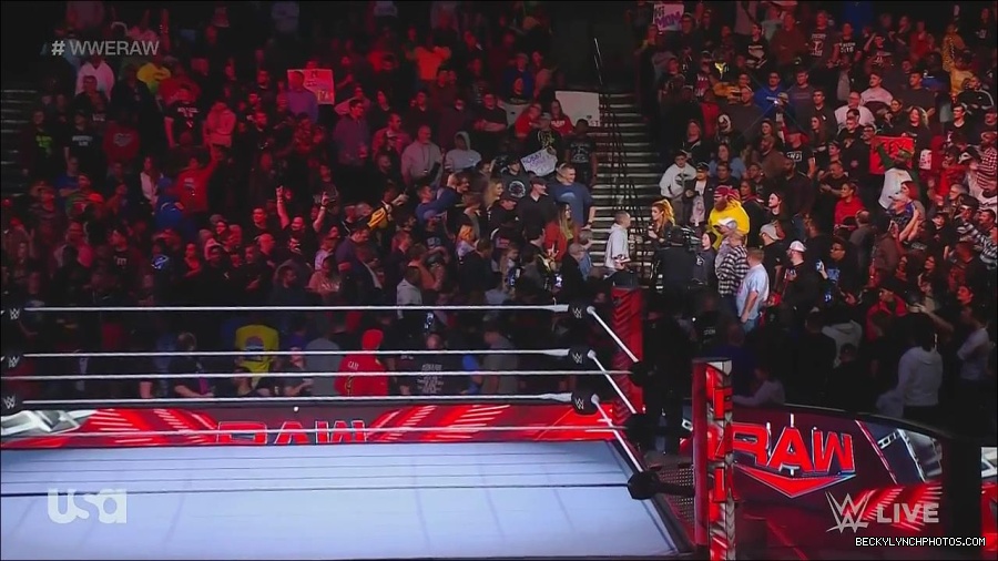 WWE_Monday_Night_Raw_2022_11_28_720p_HDTV_x264-NWCHD_mp4_000428561.jpg