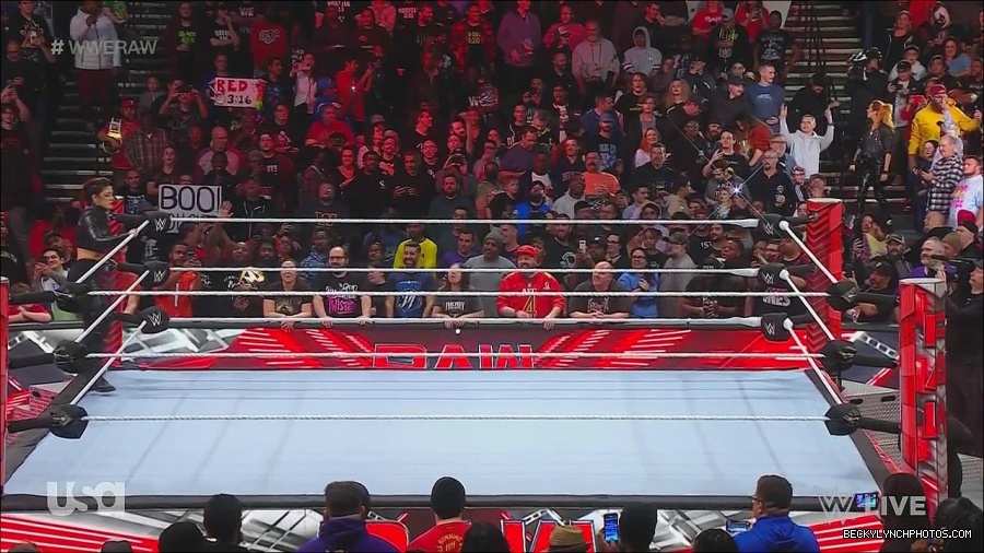 WWE_Monday_Night_Raw_2022_11_28_720p_HDTV_x264-NWCHD_mp4_000469402.jpg