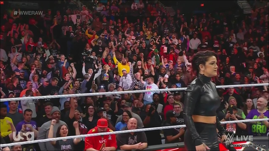 WWE_Monday_Night_Raw_2022_11_28_720p_HDTV_x264-NWCHD_mp4_000503069.jpg