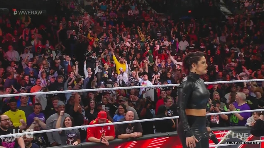 WWE_Monday_Night_Raw_2022_11_28_720p_HDTV_x264-NWCHD_mp4_000503870.jpg