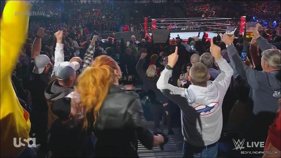 WWE_Monday_Night_Raw_2022_11_28_720p_HDTV_x264-NWCHD_mp4_000505071.jpg