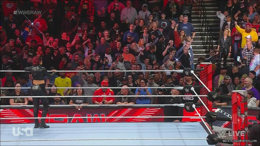 WWE_Monday_Night_Raw_2022_11_28_720p_HDTV_x264-NWCHD_mp4_000542708.jpg