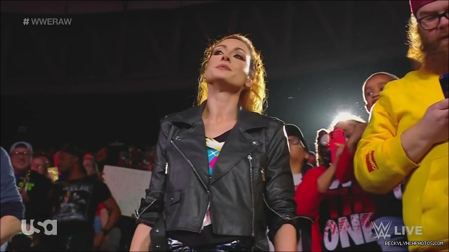 WWE_Monday_Night_Raw_2022_11_28_720p_HDTV_x264-NWCHD_mp4_000547113.jpg