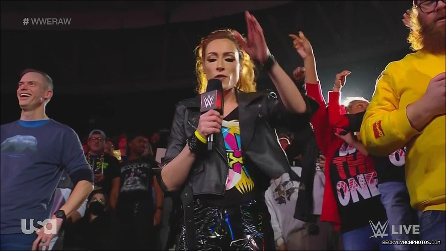 WWE_Monday_Night_Raw_2022_11_28_720p_HDTV_x264-NWCHD_mp4_000550316.jpg
