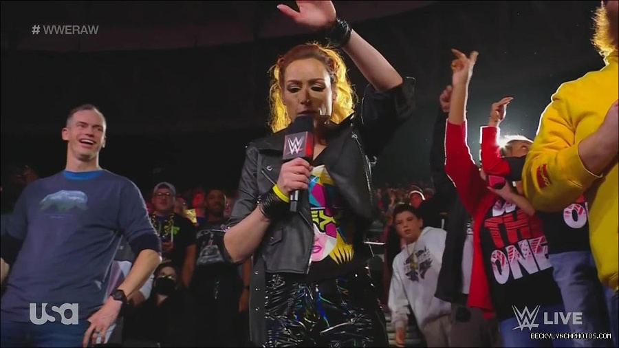 WWE_Monday_Night_Raw_2022_11_28_720p_HDTV_x264-NWCHD_mp4_000550716.jpg