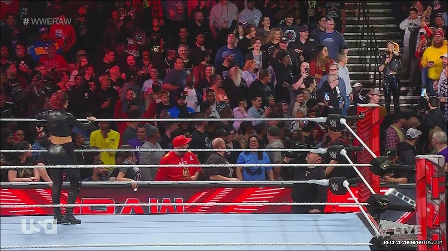 WWE_Monday_Night_Raw_2022_11_28_720p_HDTV_x264-NWCHD_mp4_000553519.jpg
