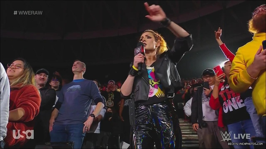 WWE_Monday_Night_Raw_2022_11_28_720p_HDTV_x264-NWCHD_mp4_000555521.jpg
