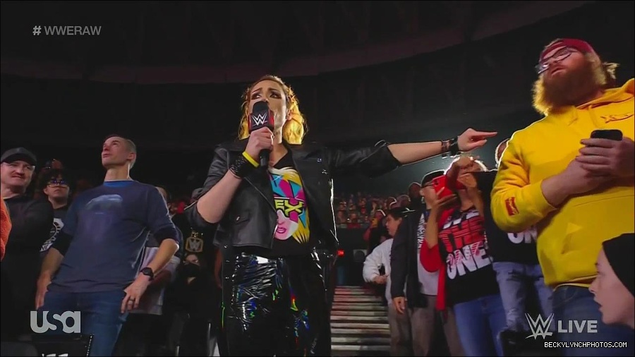 WWE_Monday_Night_Raw_2022_11_28_720p_HDTV_x264-NWCHD_mp4_000556722.jpg