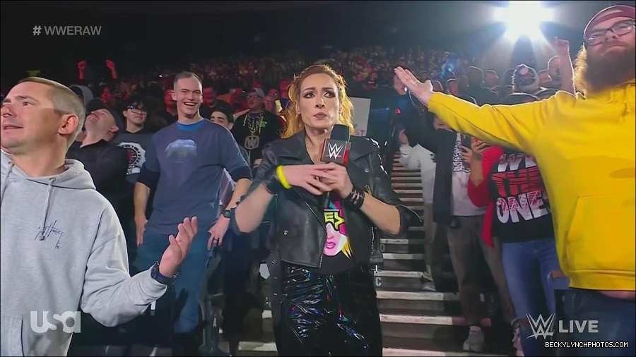 WWE_Monday_Night_Raw_2022_11_28_720p_HDTV_x264-NWCHD_mp4_000561928.jpg