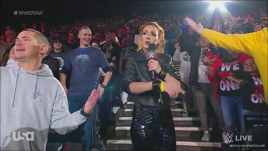 WWE_Monday_Night_Raw_2022_11_28_720p_HDTV_x264-NWCHD_mp4_000562728.jpg