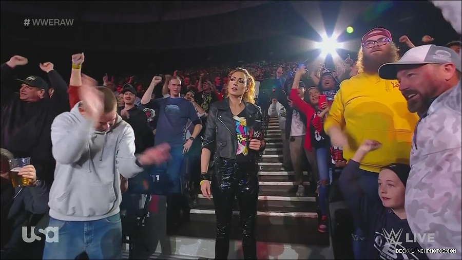 WWE_Monday_Night_Raw_2022_11_28_720p_HDTV_x264-NWCHD_mp4_000571537.jpg