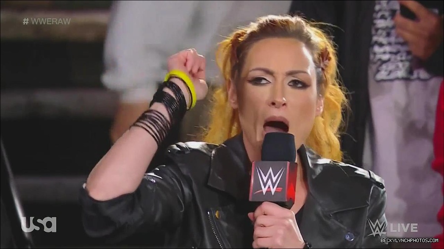 WWE_Monday_Night_Raw_2022_11_28_720p_HDTV_x264-NWCHD_mp4_000575541.jpg