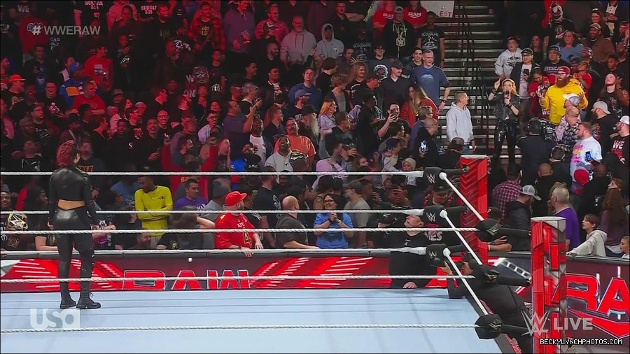 WWE_Monday_Night_Raw_2022_11_28_720p_HDTV_x264-NWCHD_mp4_000576742.jpg