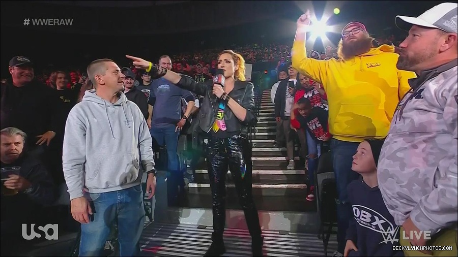 WWE_Monday_Night_Raw_2022_11_28_720p_HDTV_x264-NWCHD_mp4_000577944.jpg