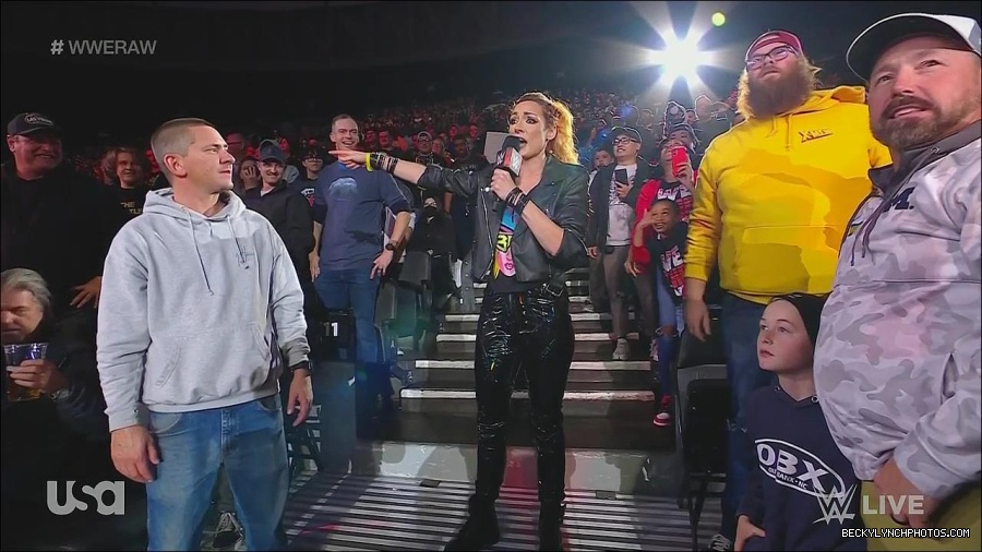 WWE_Monday_Night_Raw_2022_11_28_720p_HDTV_x264-NWCHD_mp4_000579145.jpg