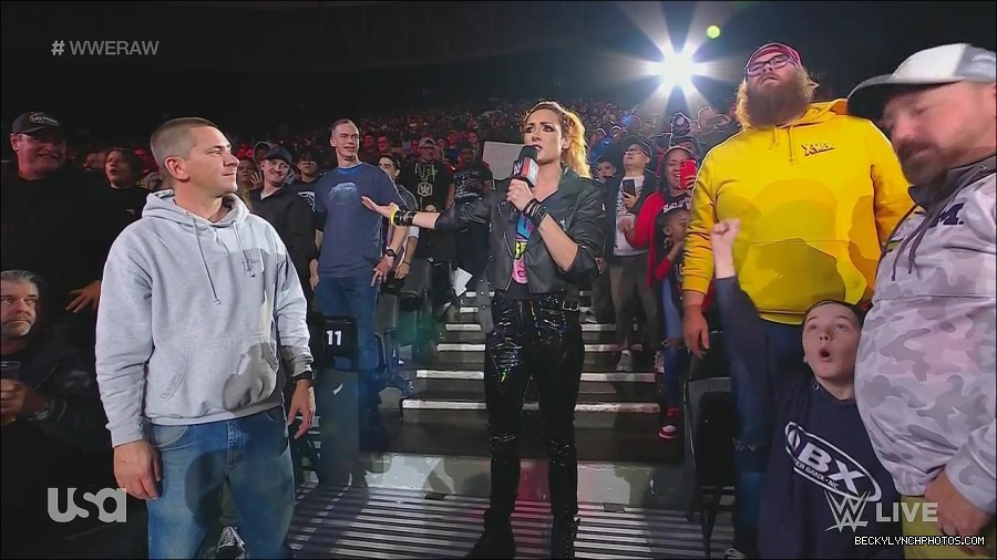 WWE_Monday_Night_Raw_2022_11_28_720p_HDTV_x264-NWCHD_mp4_000581948.jpg