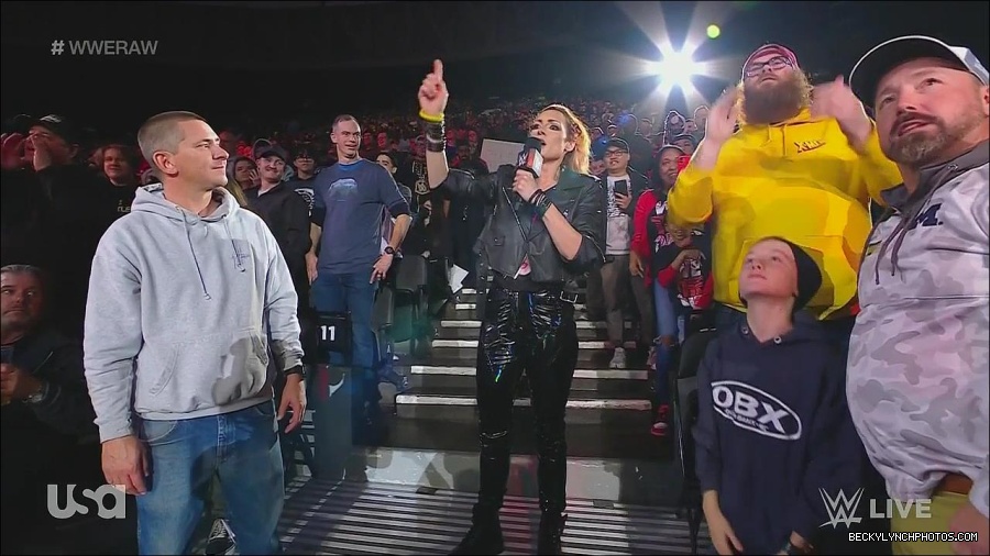 WWE_Monday_Night_Raw_2022_11_28_720p_HDTV_x264-NWCHD_mp4_000583549.jpg