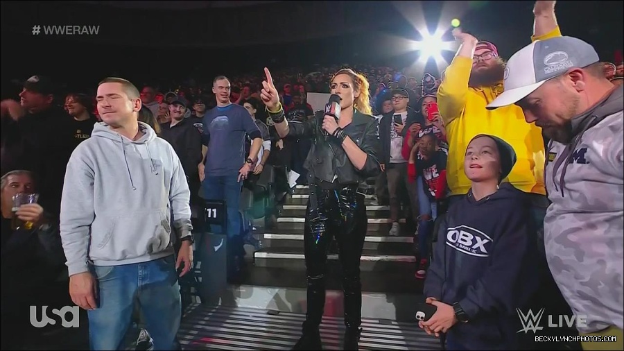 WWE_Monday_Night_Raw_2022_11_28_720p_HDTV_x264-NWCHD_mp4_000585151.jpg