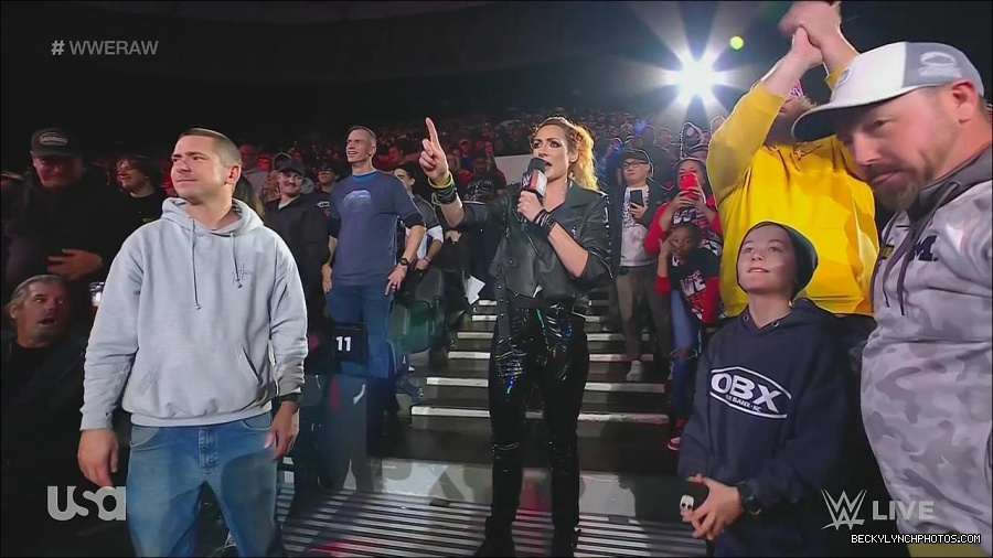 WWE_Monday_Night_Raw_2022_11_28_720p_HDTV_x264-NWCHD_mp4_000585551.jpg